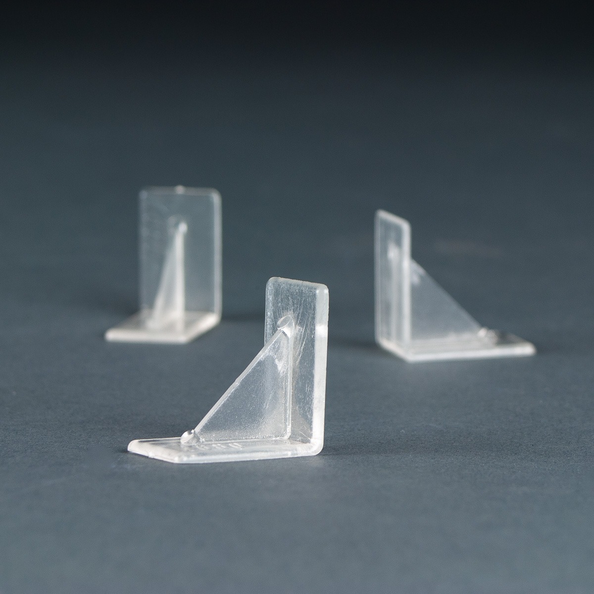Clear acrylic corner brace