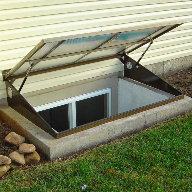 Lustercraft Egress Window Well Cover