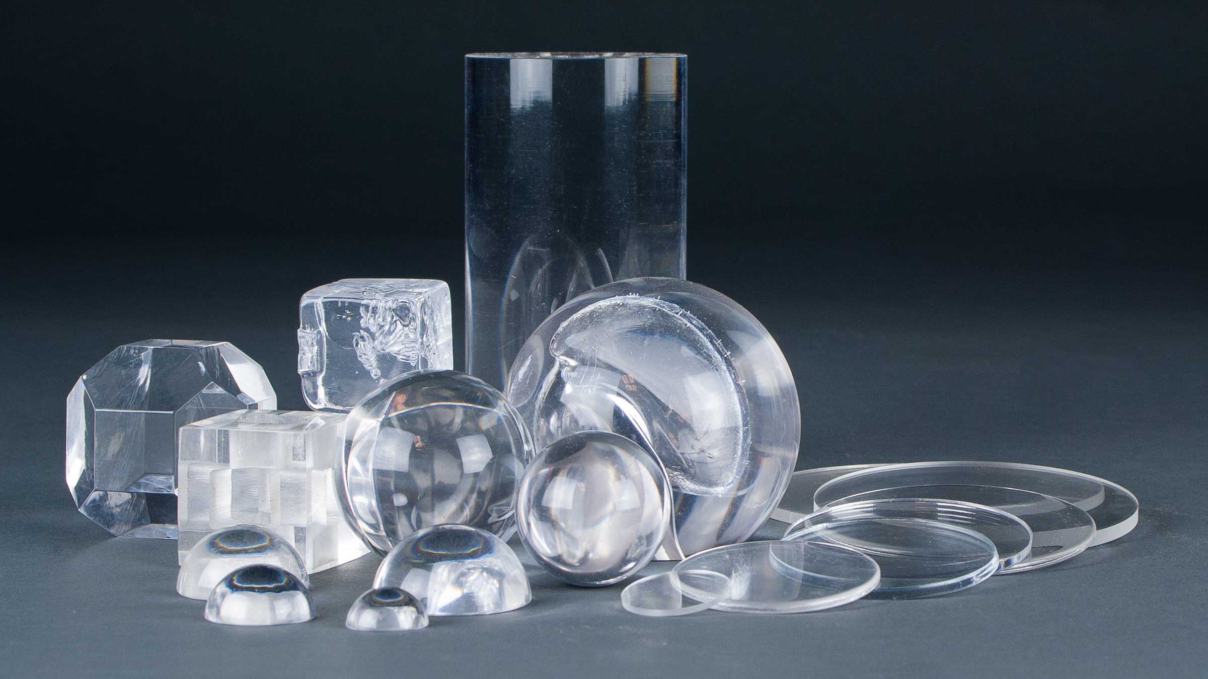 Plastic accessories: spheres, cabochons, disks, hooks, cubes, ice cubes